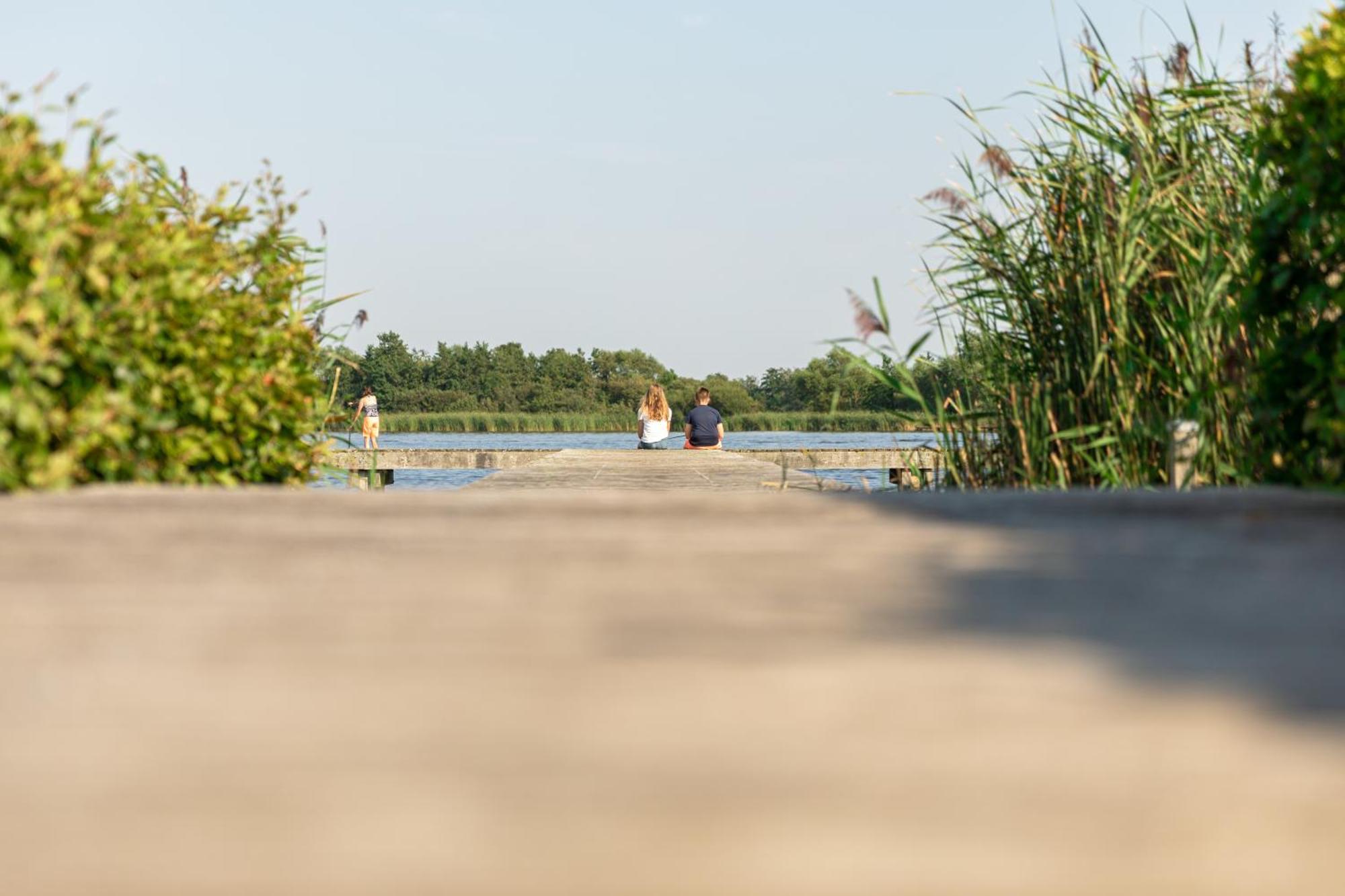 Waterpark Oan 'E Poel Bij Sneekermeer Terherne Dış mekan fotoğraf