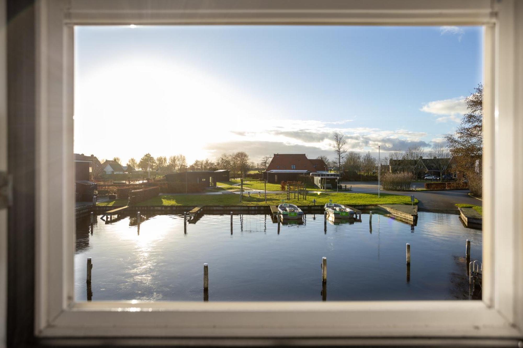 Waterpark Oan 'E Poel Bij Sneekermeer Terherne Dış mekan fotoğraf